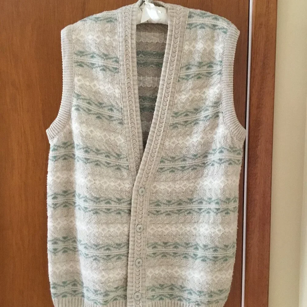 Vest - Picture 1 of 3
